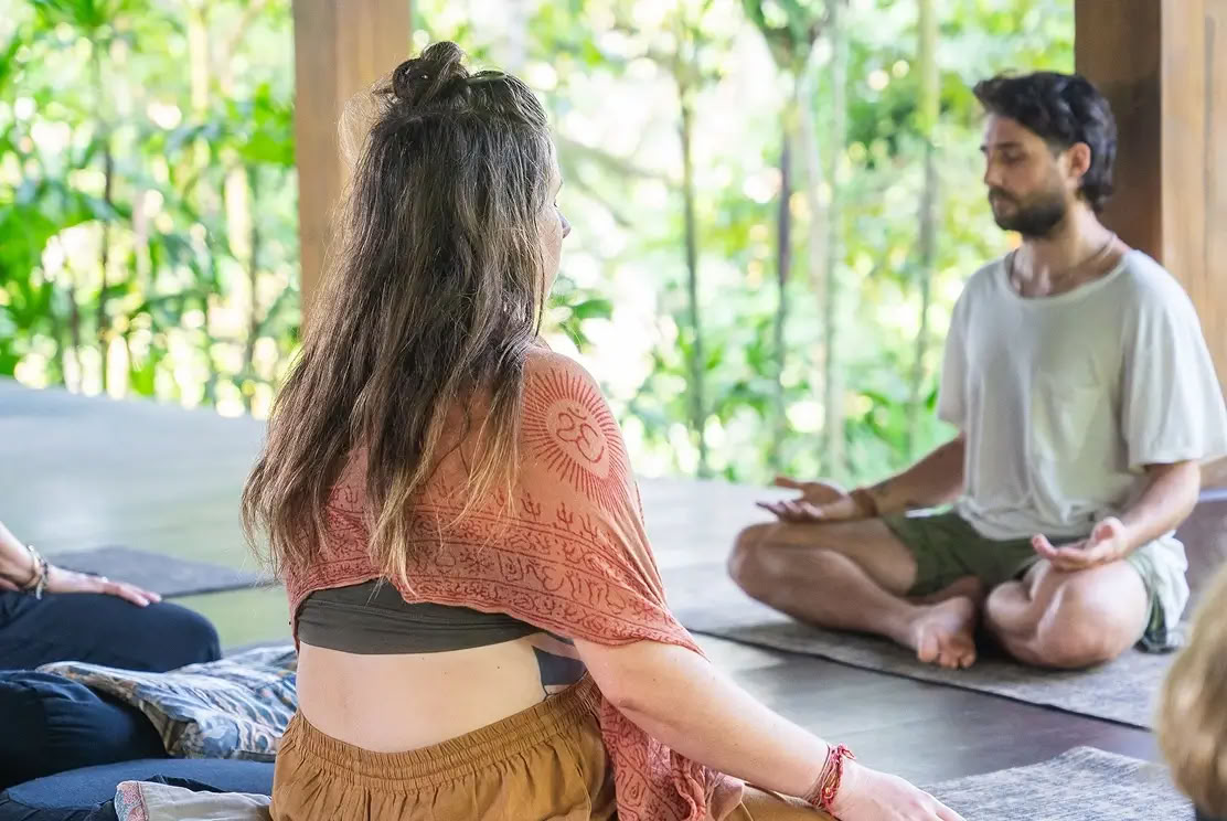 Frihed og Jala Yoga-retreat med Liz Guardia og Bristol Maryott