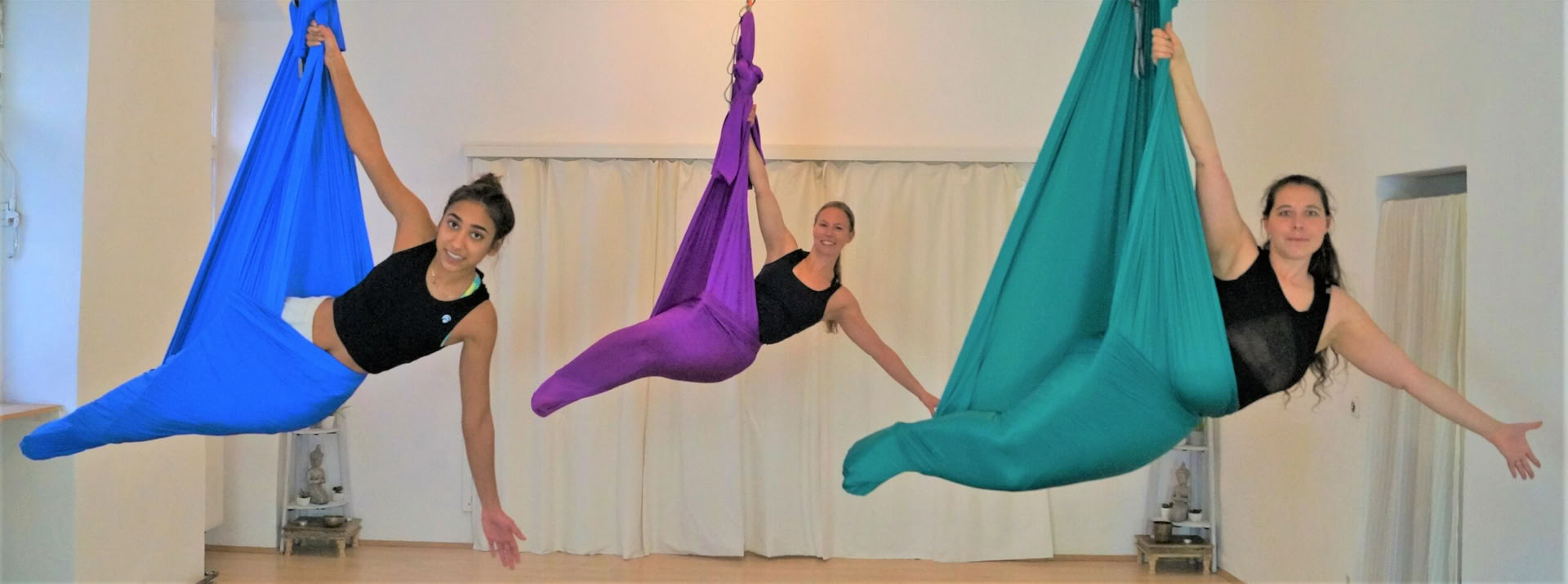 Flyv & Ophold: Aerial Yoga-retreat i Wien