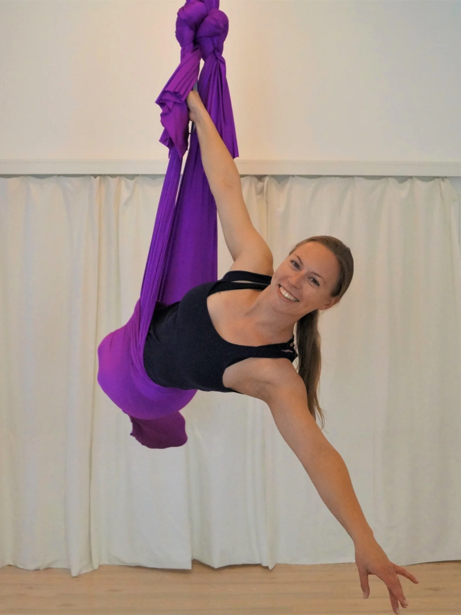 Flyv & Ophold: Aerial Yoga-retreat i Wien