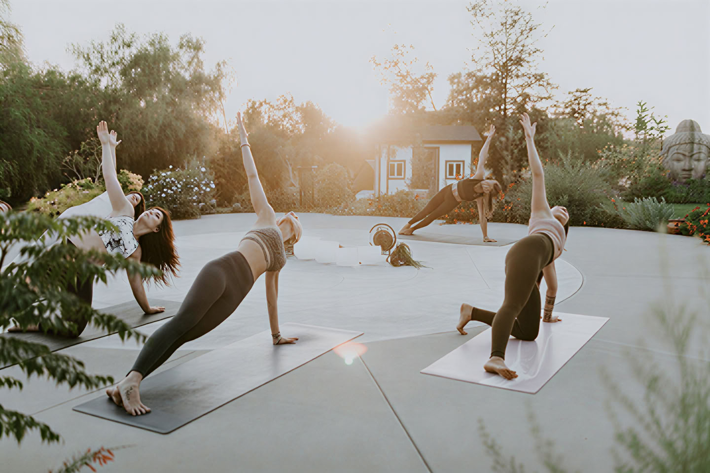 Stor åbningsfest for Divine Yoga Properties