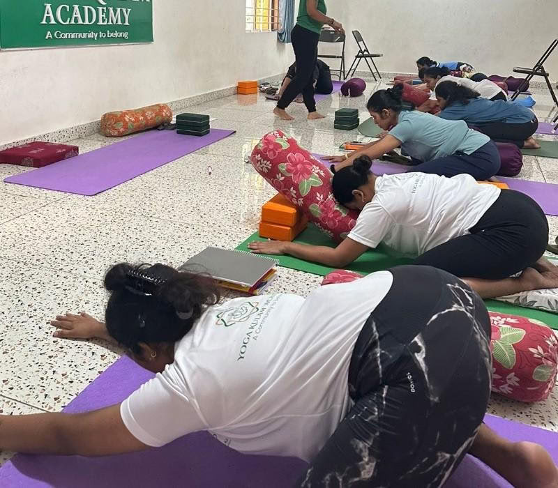 85-timers yogauddannelseskursus i prenatal og postnatal yoga i Bengaluru