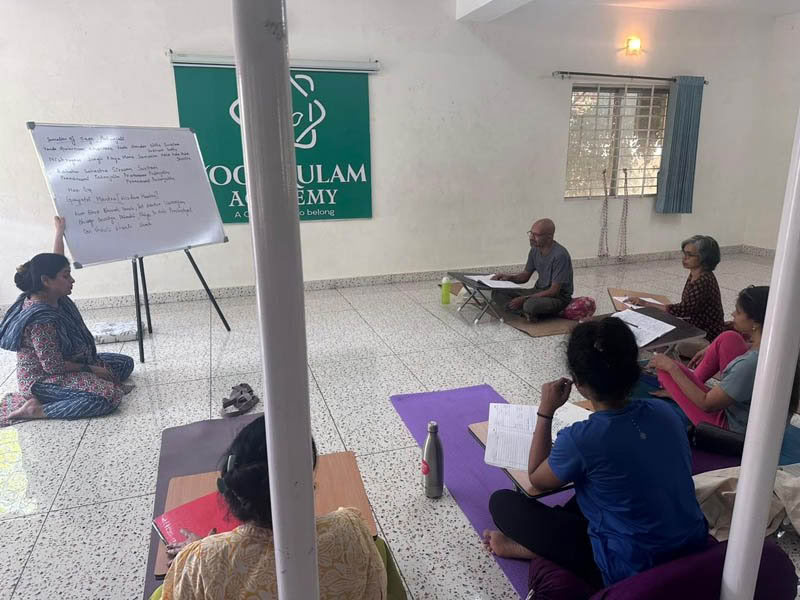 200 timers yogalæreruddannelsesforløb på hverdage i Bengaluru