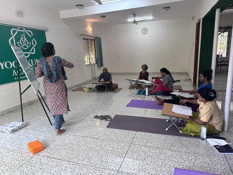 200 timers yogalæreruddannelsesforløb på hverdage i Bengaluru