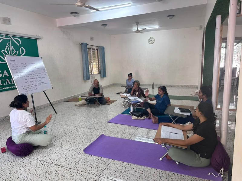 200 timers yogalæreruddannelsesforløb på hverdage i Bengaluru