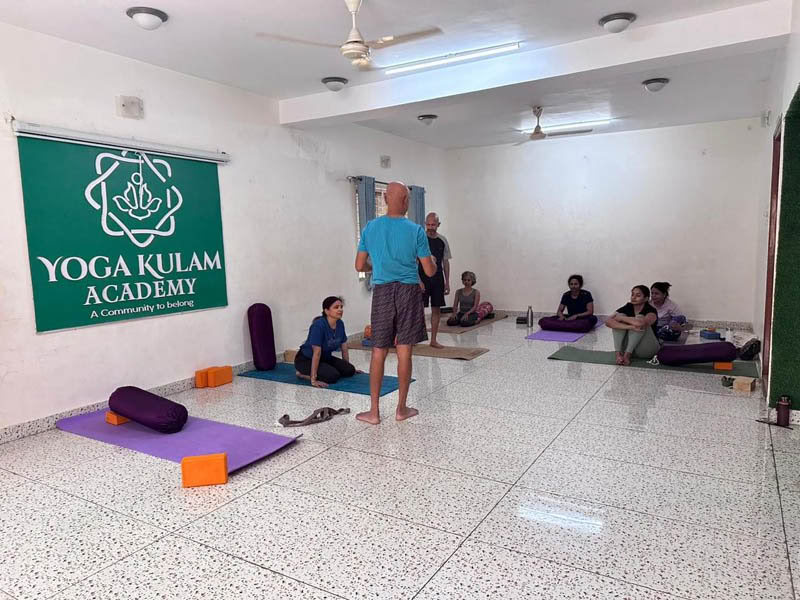 200 timers yogalæreruddannelsesforløb på hverdage i Bengaluru