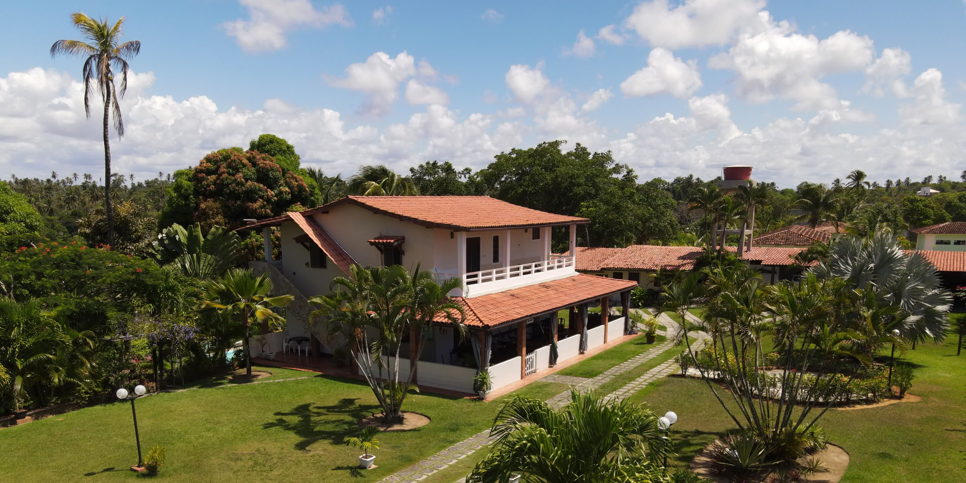 14-dages ayahuasca-retreat med Flow Brazil Yoga / meditation og massage