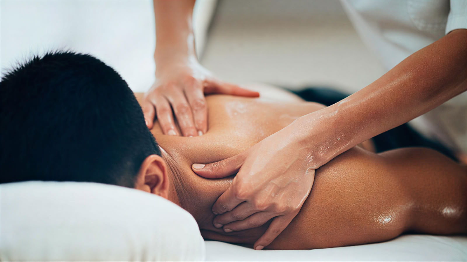 Holistisk kropsarbejde (massage) uddannelse