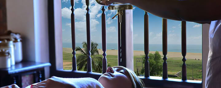 14-nætters Panchakarma Ayurveda-program på Manaltheeram Ayurveda Beach Village, Kovalam