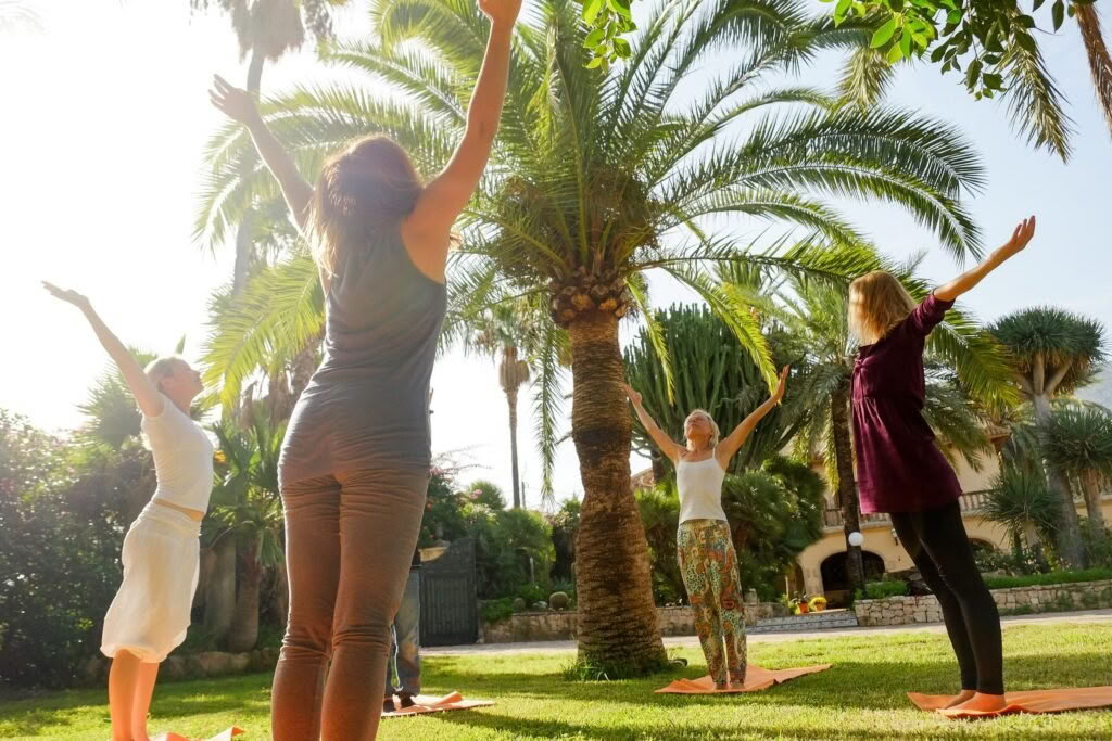 Lørdag + Søndag Morgen: Yoga og Meditation