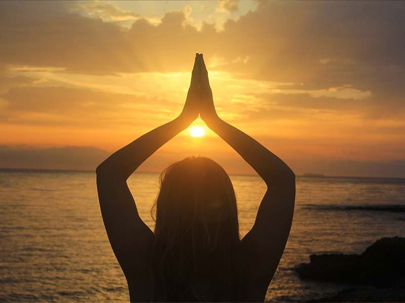 Lørdag + Søndag Morgen: Yoga og Meditation