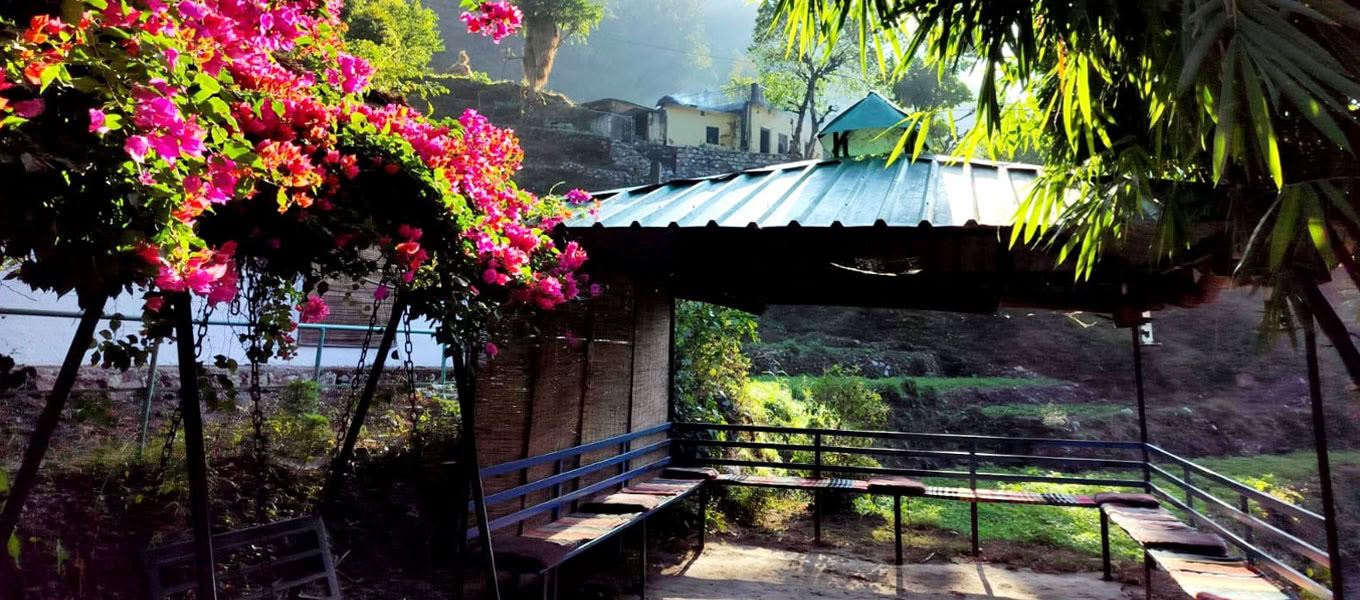 100 timers yogalæreruddannelse i Rishikesh