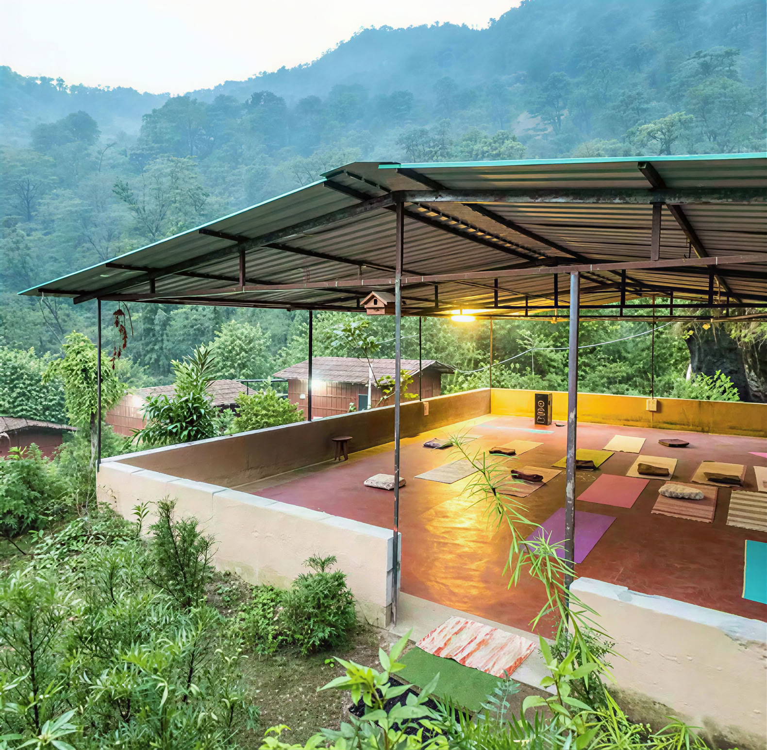 100 timers yogalæreruddannelse i Rishikesh