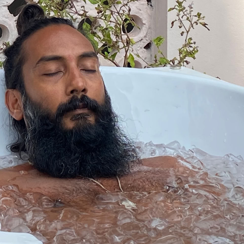Isskold dukkert og åndedrætsmeditation