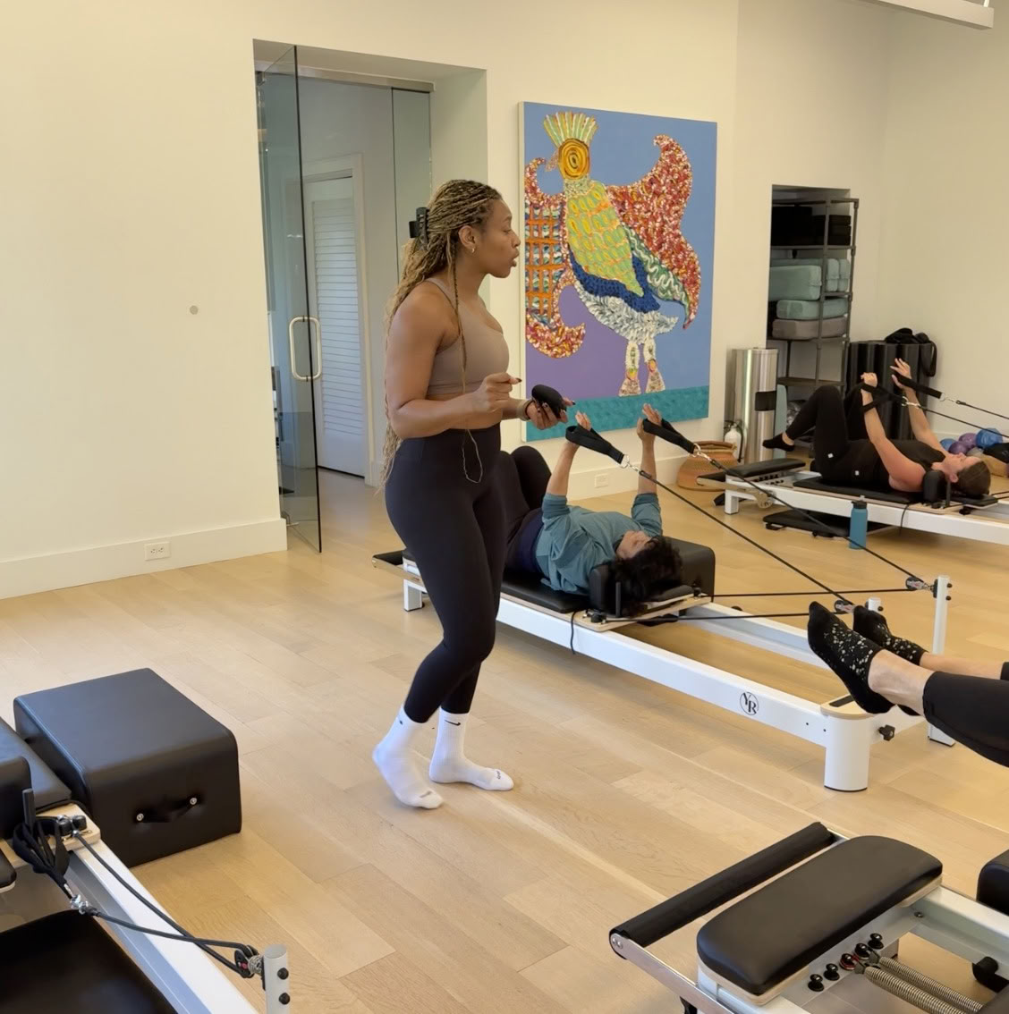 Pilates Reformer-fitnessretreat med fokus på kerneværdier