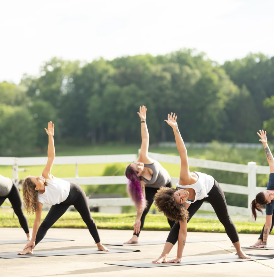 Lørdagens solopgangsyoga-flow med Kelly Flowers