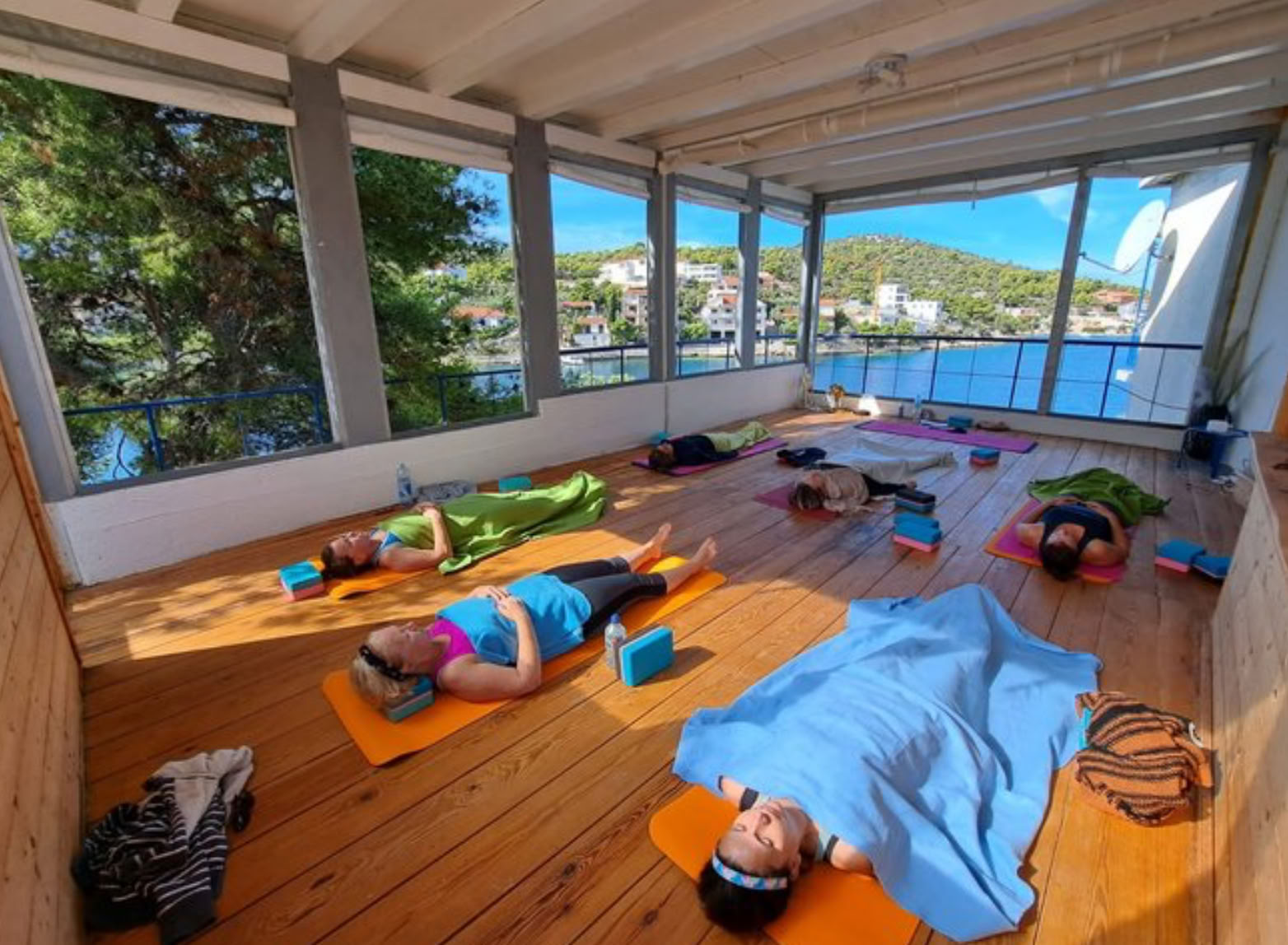Efterårsretreat: Restitution & Afslappende Yoga