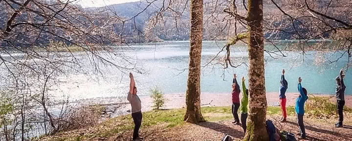 Dybt Oktober Yoga-retreat: Hvile og Rødder