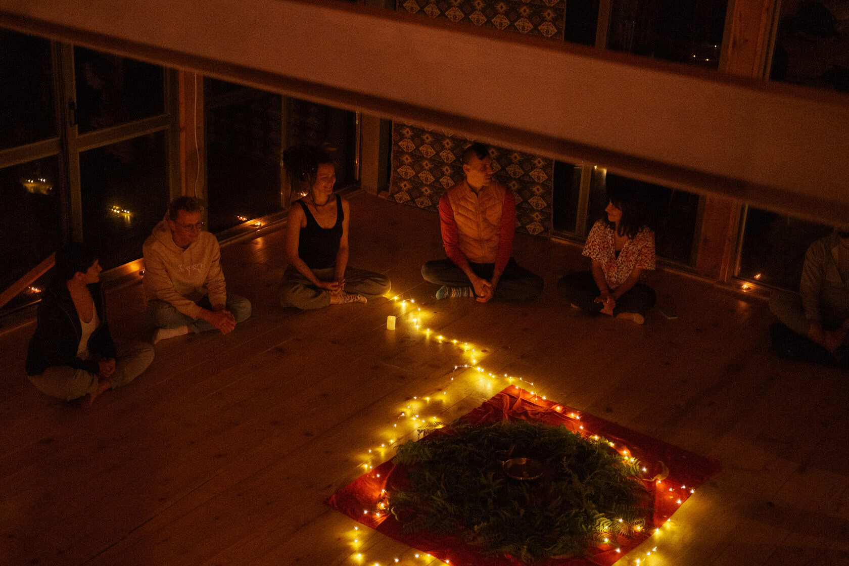 Jordforbindende weekendyoga-retreat