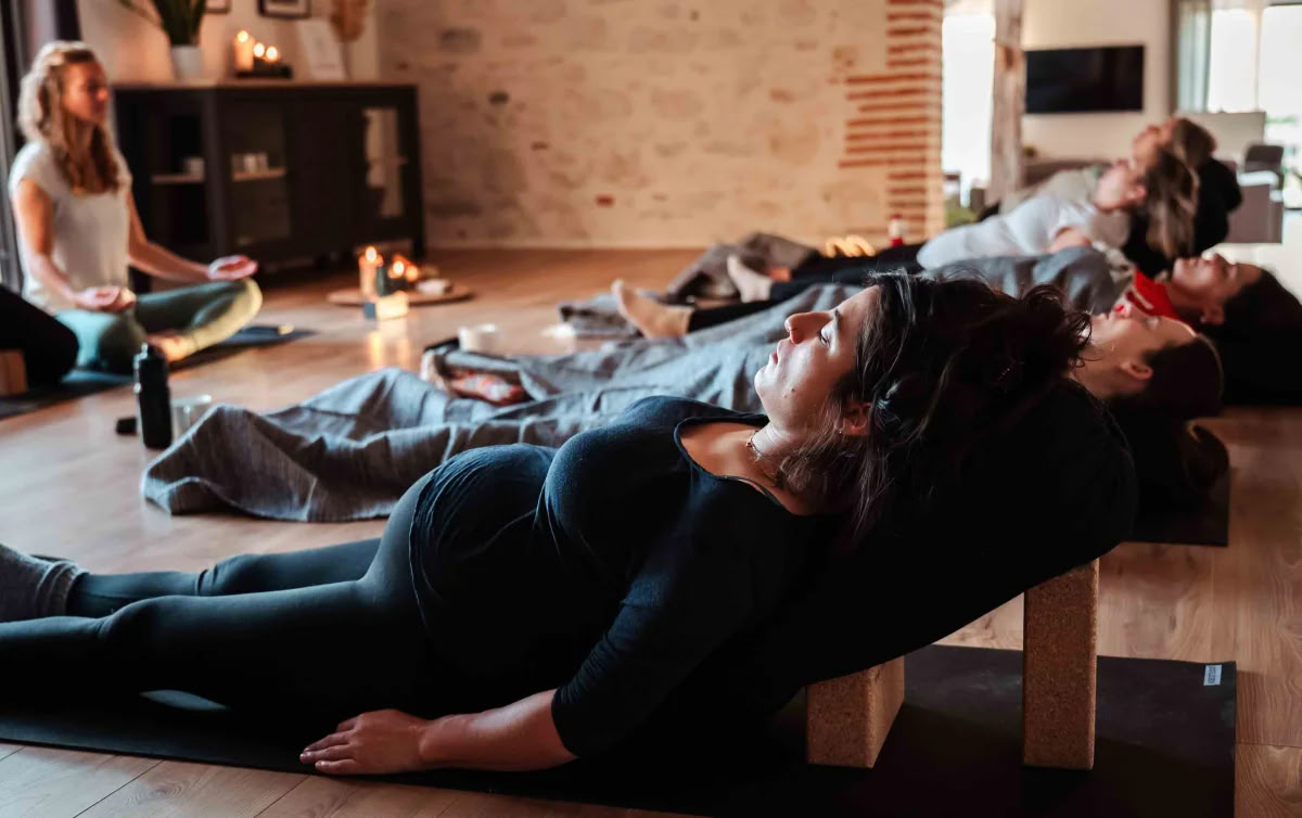 Øko-graviditetsretreat i Frankrig med partnere