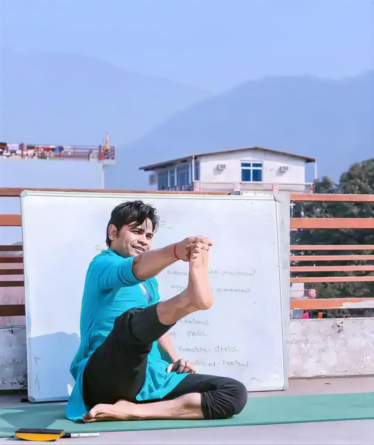 100 timers yogalæreruddannelse Rishikesh