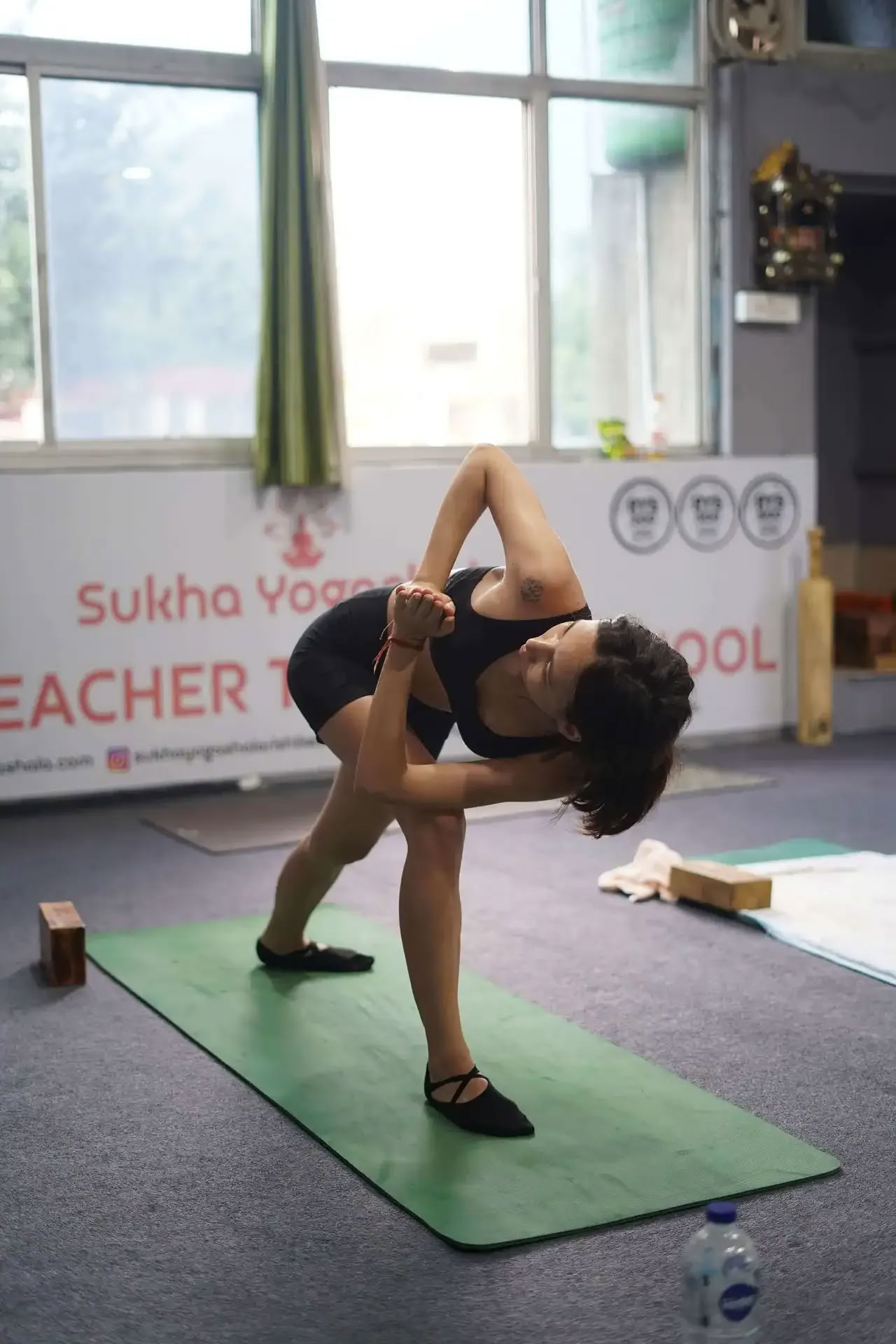 100 timers yogalæreruddannelse Rishikesh