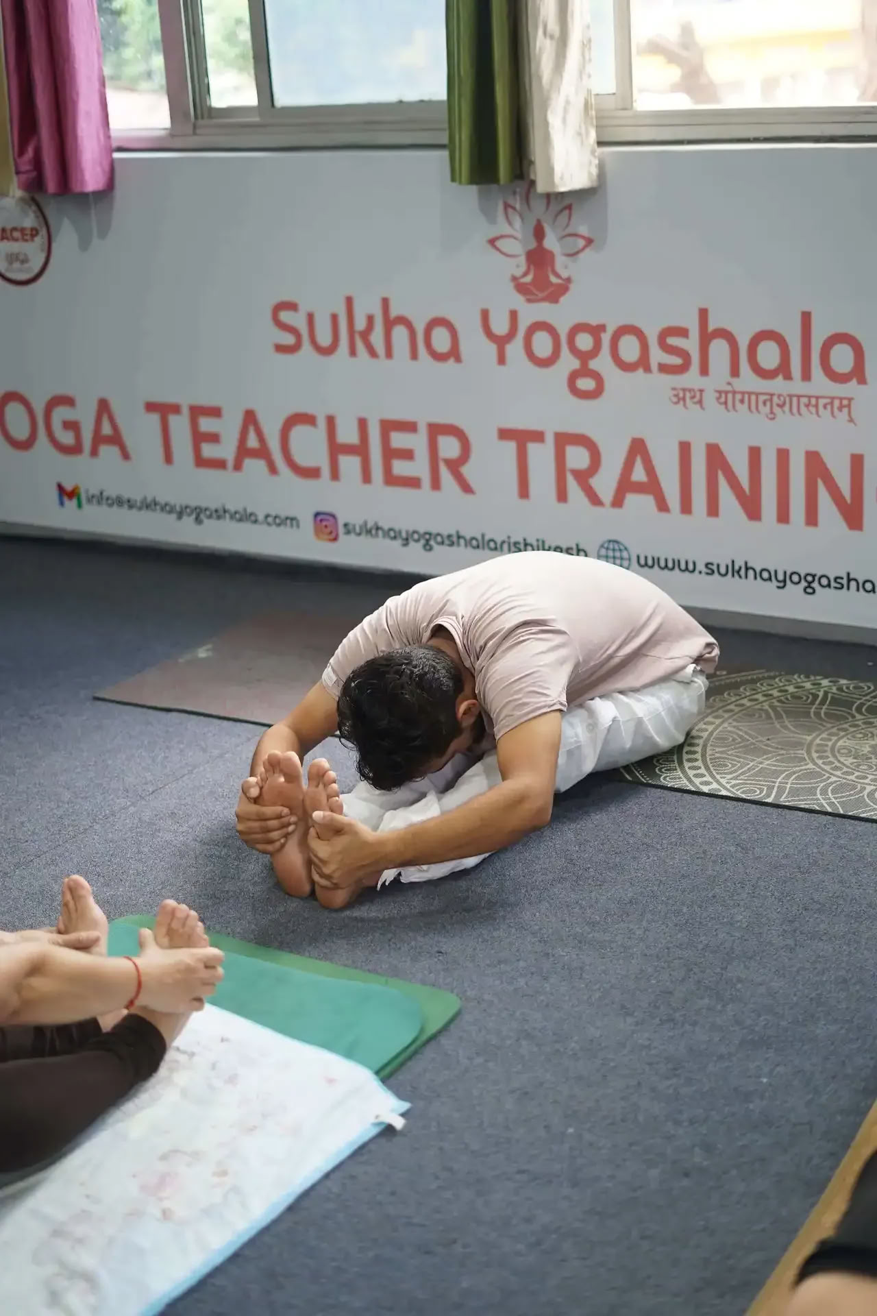 100 timers yogalæreruddannelse Rishikesh