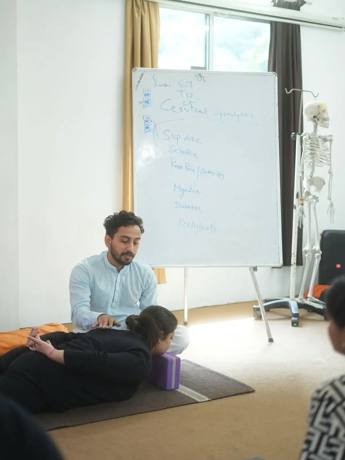 100 timers yogalæreruddannelse Rishikesh