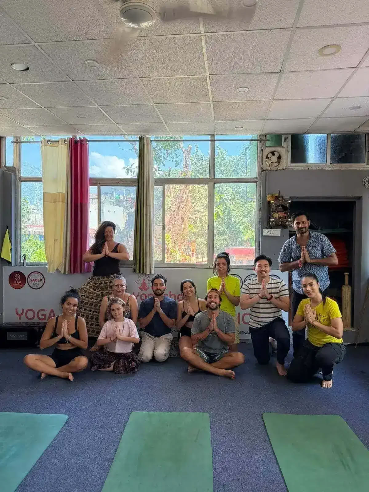 100 timers yogalæreruddannelse Rishikesh