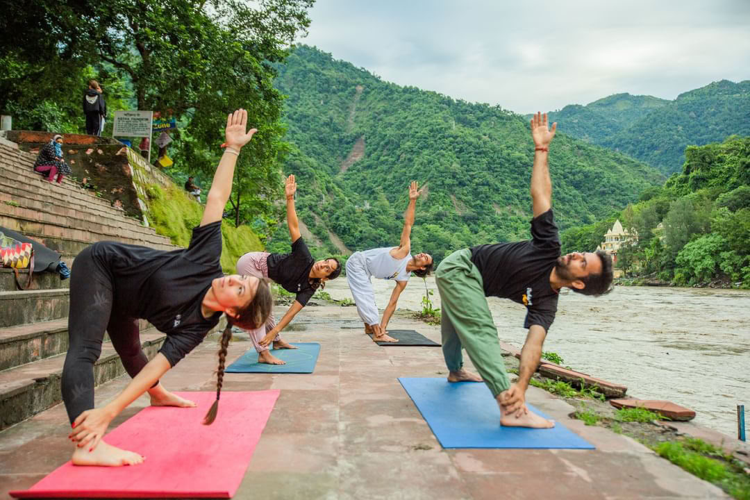 300-timers yogalæreruddannelse i Rishikesh