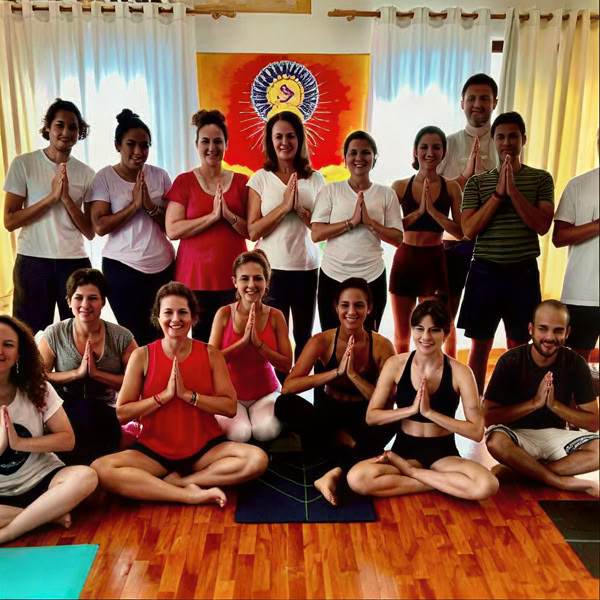 300-timers yogalæreruddannelse i Rishikesh
