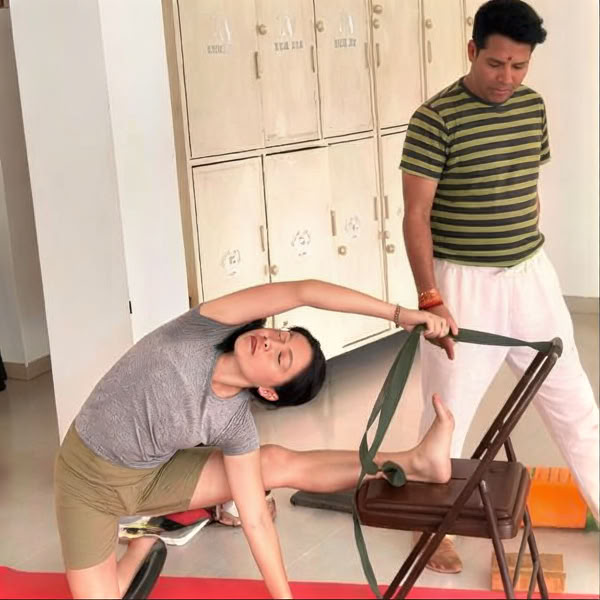 300-timers yogalæreruddannelse i Rishikesh