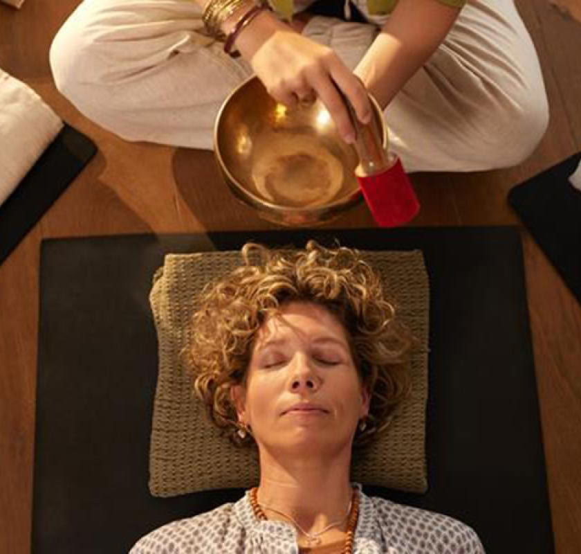 Restorativ yoga og lydhealing – 28. sep. - 2. okt.