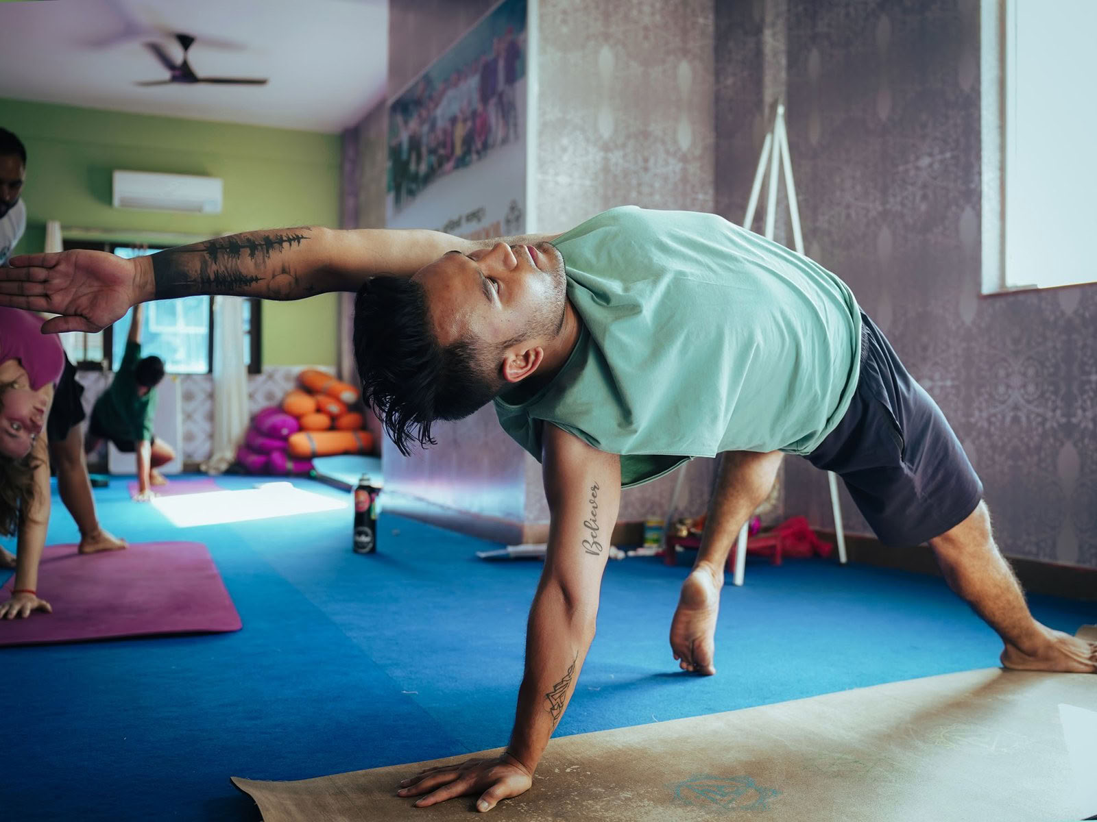100 timers yogalæreruddannelseskursus
