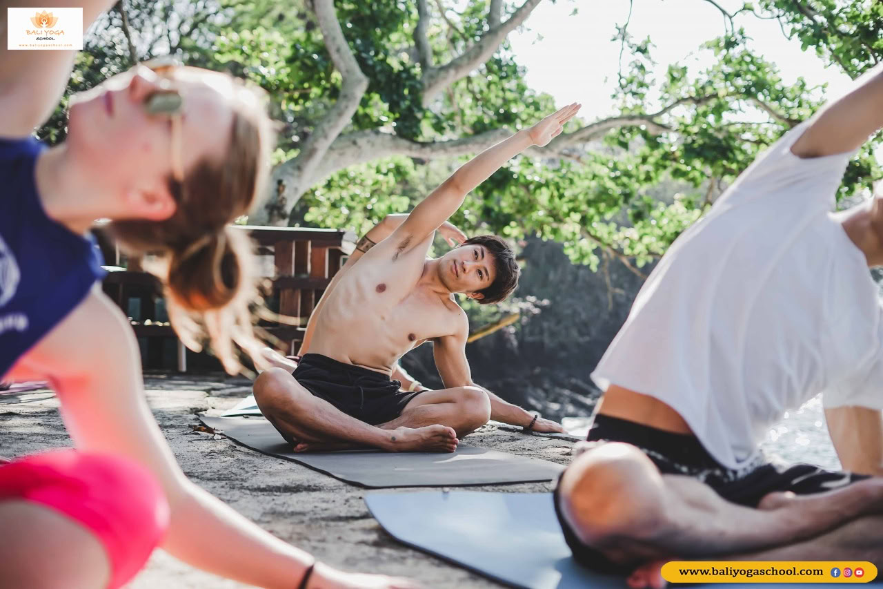 300-timers yogalæreruddannelse i Varkala, Kerala, Indien