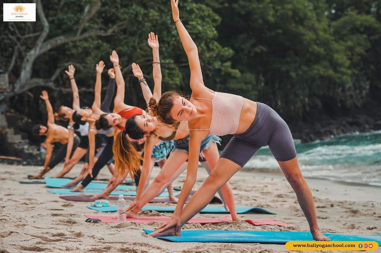 300-timers yogalæreruddannelse i Thailand