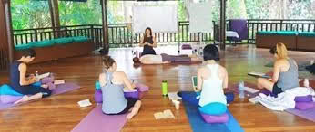 Daglige yoga drop-in-klasser i Rishikesh