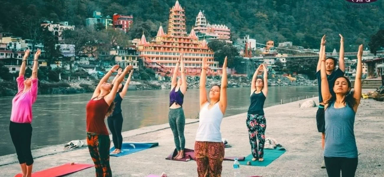 24 dages RYT 200-timers yogalæreruddannelse