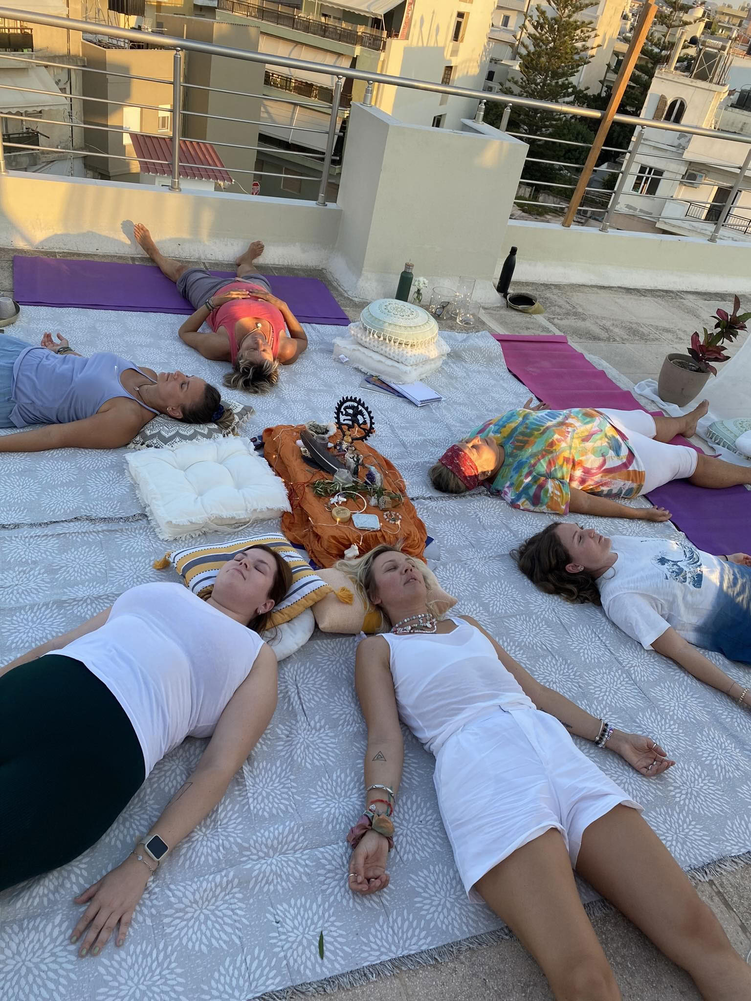 Forankret i tillid, yogaretreat for kvinder ved fuldmåne
