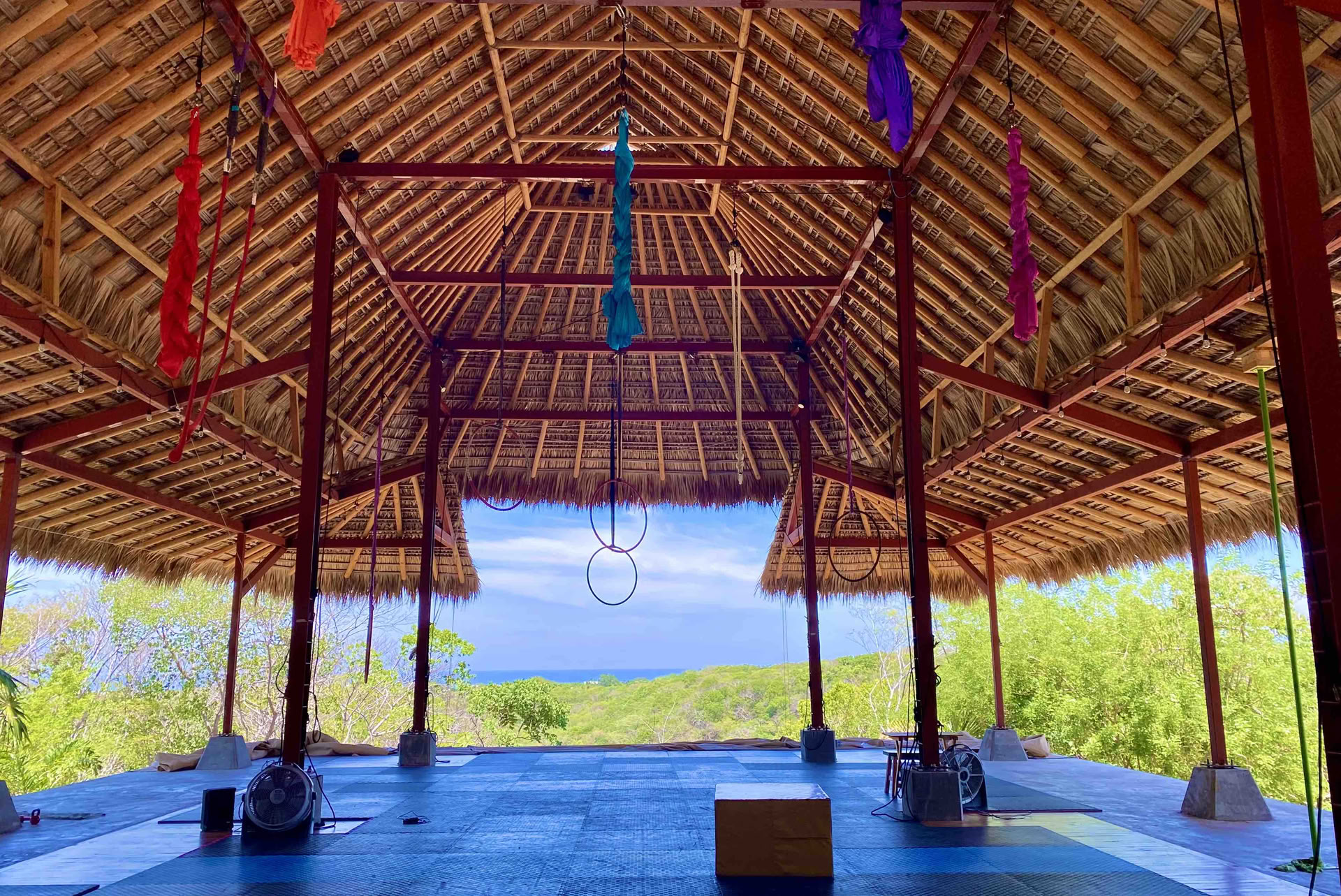 Yoga- og aerial fitness-retreats