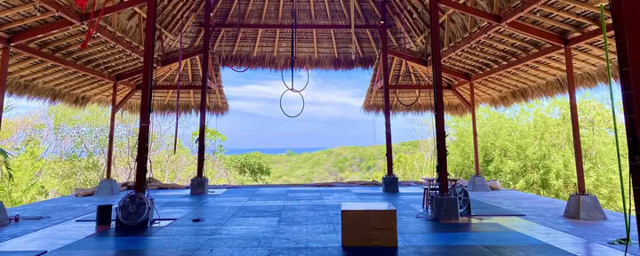 Yoga- og aerial fitness-retreat