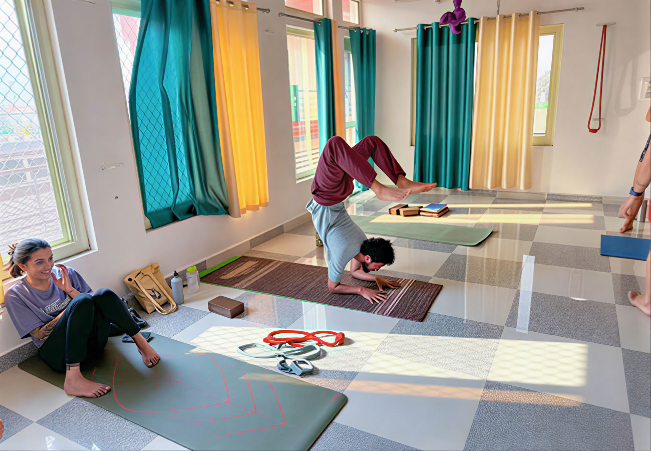 10 dages forfriskende yoga-retreat med vandfaldsvandring