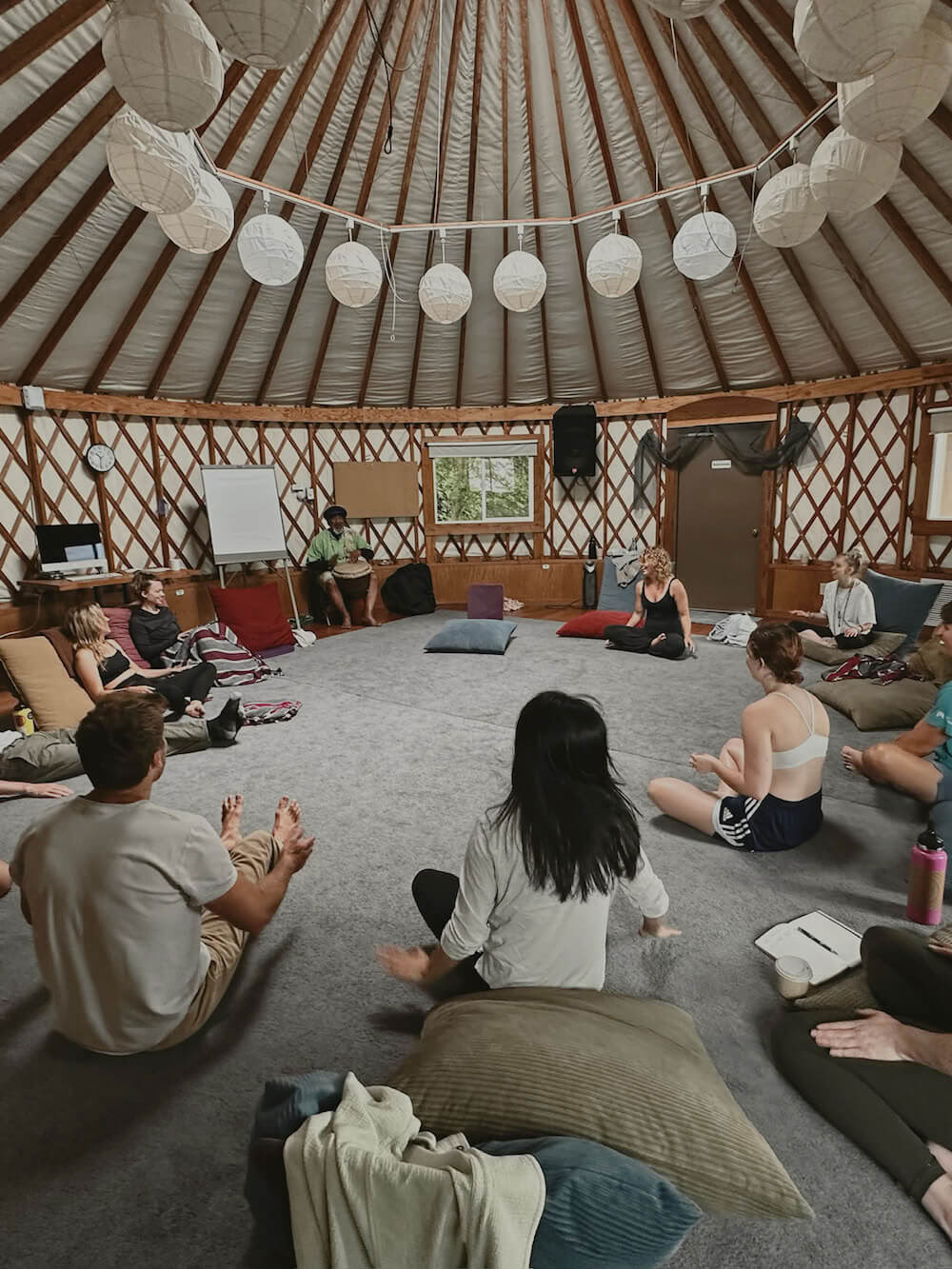 Vibrant Silence: Qigong, Åndedræt og Meditation
