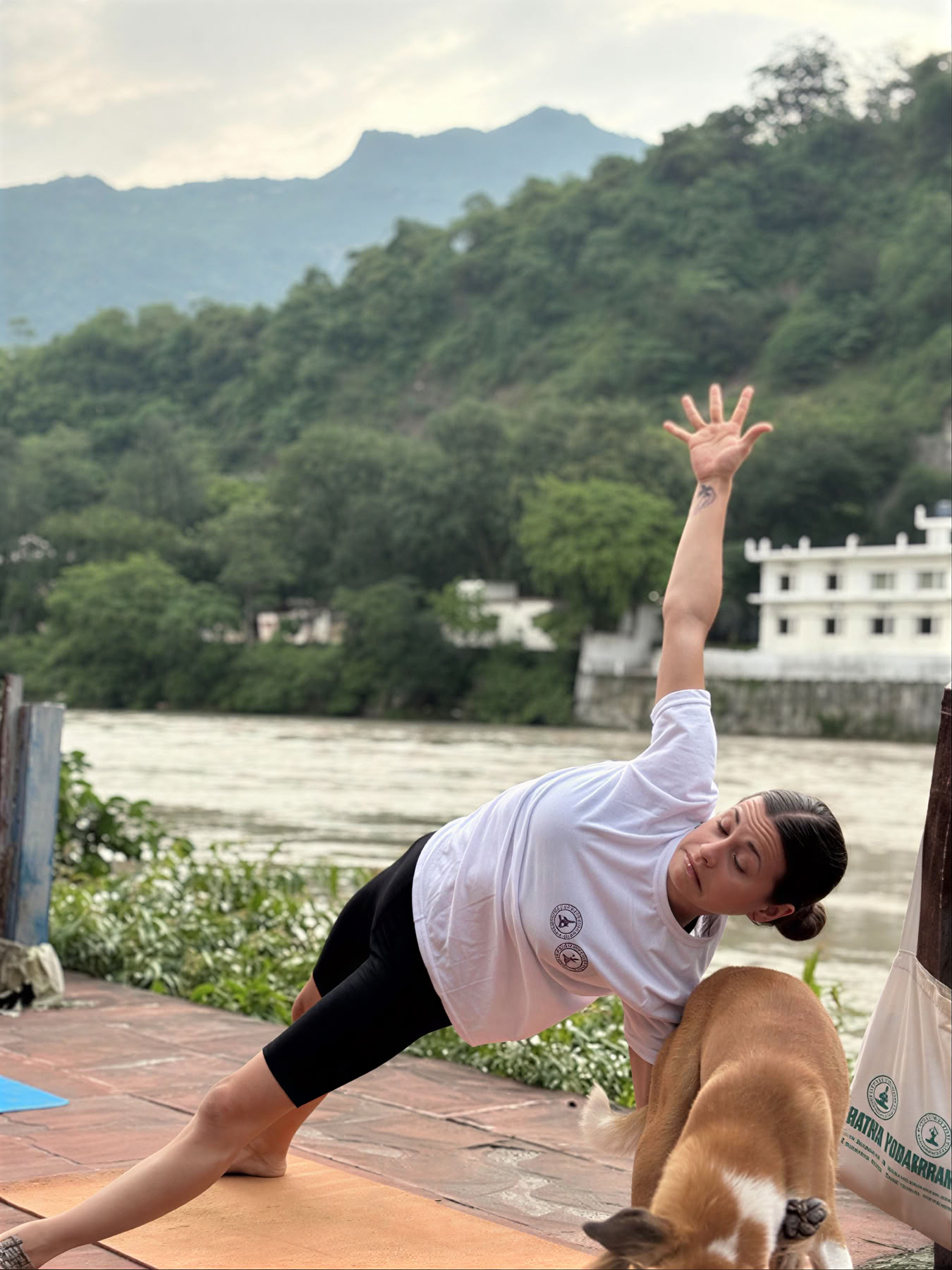 100-timers yogalæreruddannelse i Rishikesh