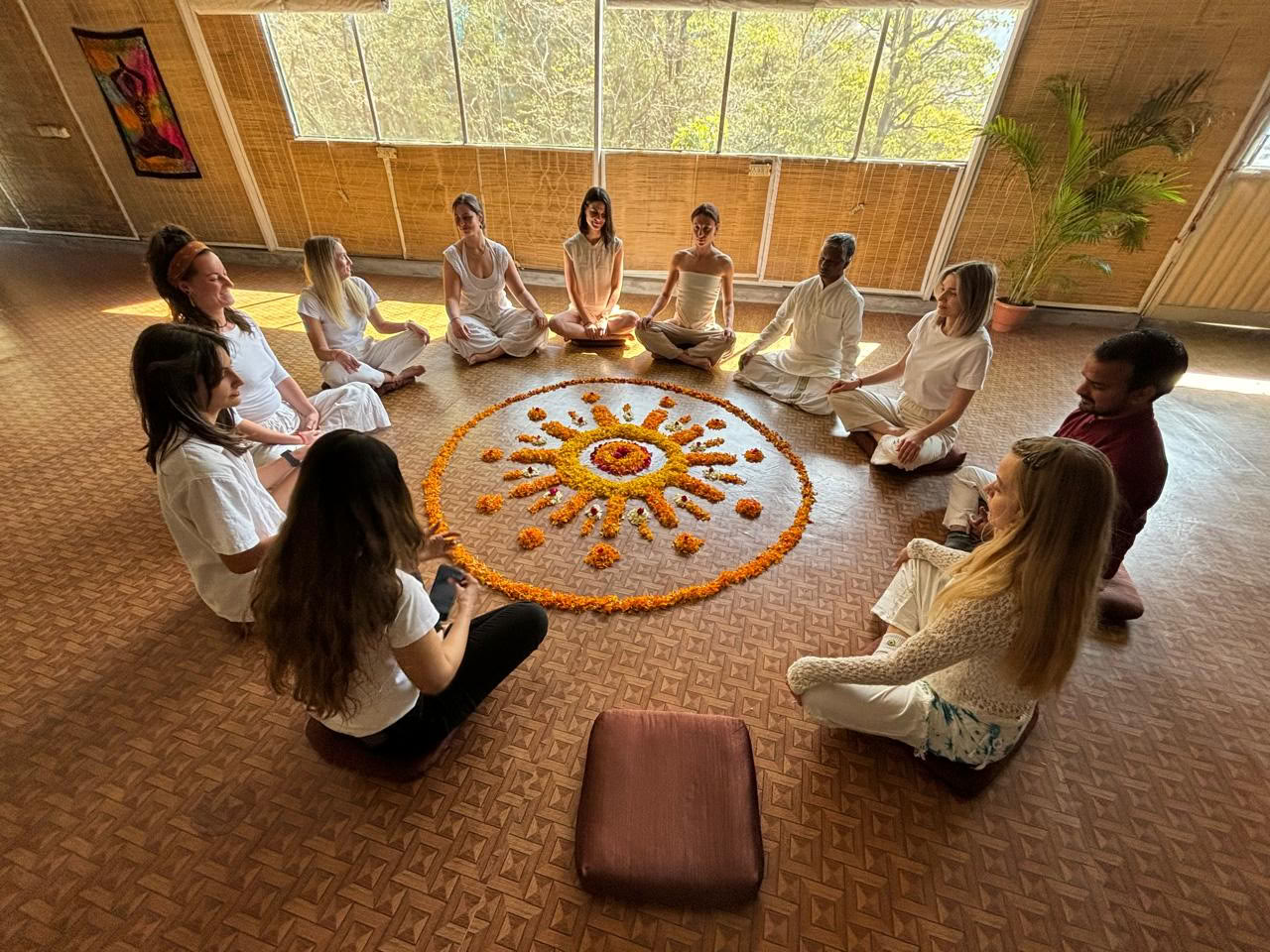 100 timers yogalæreruddannelse i Rishikesh
