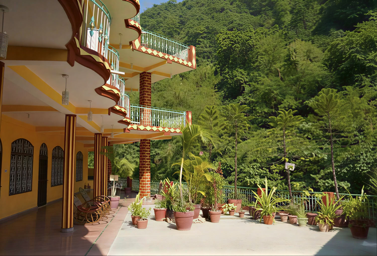 100 timers yogalæreruddannelse i Rishikesh