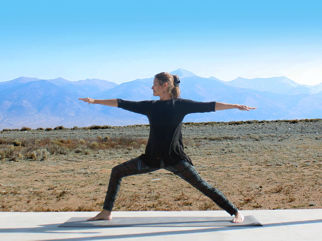 Glædesfyldt yoga med Nancy
