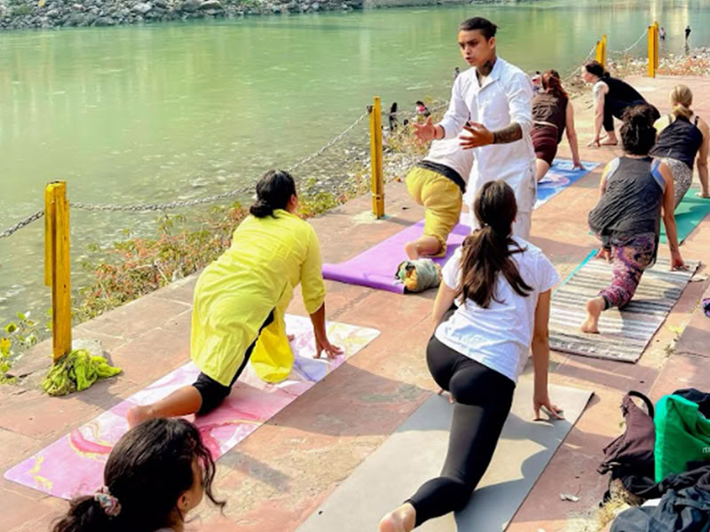 200-timers yogalæreruddannelse