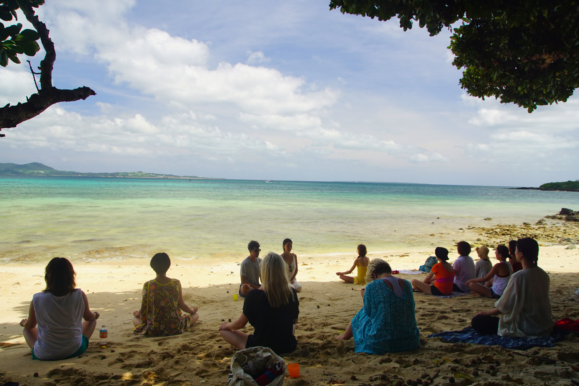 Stille mindfulness-meditation og yoga-retreat
