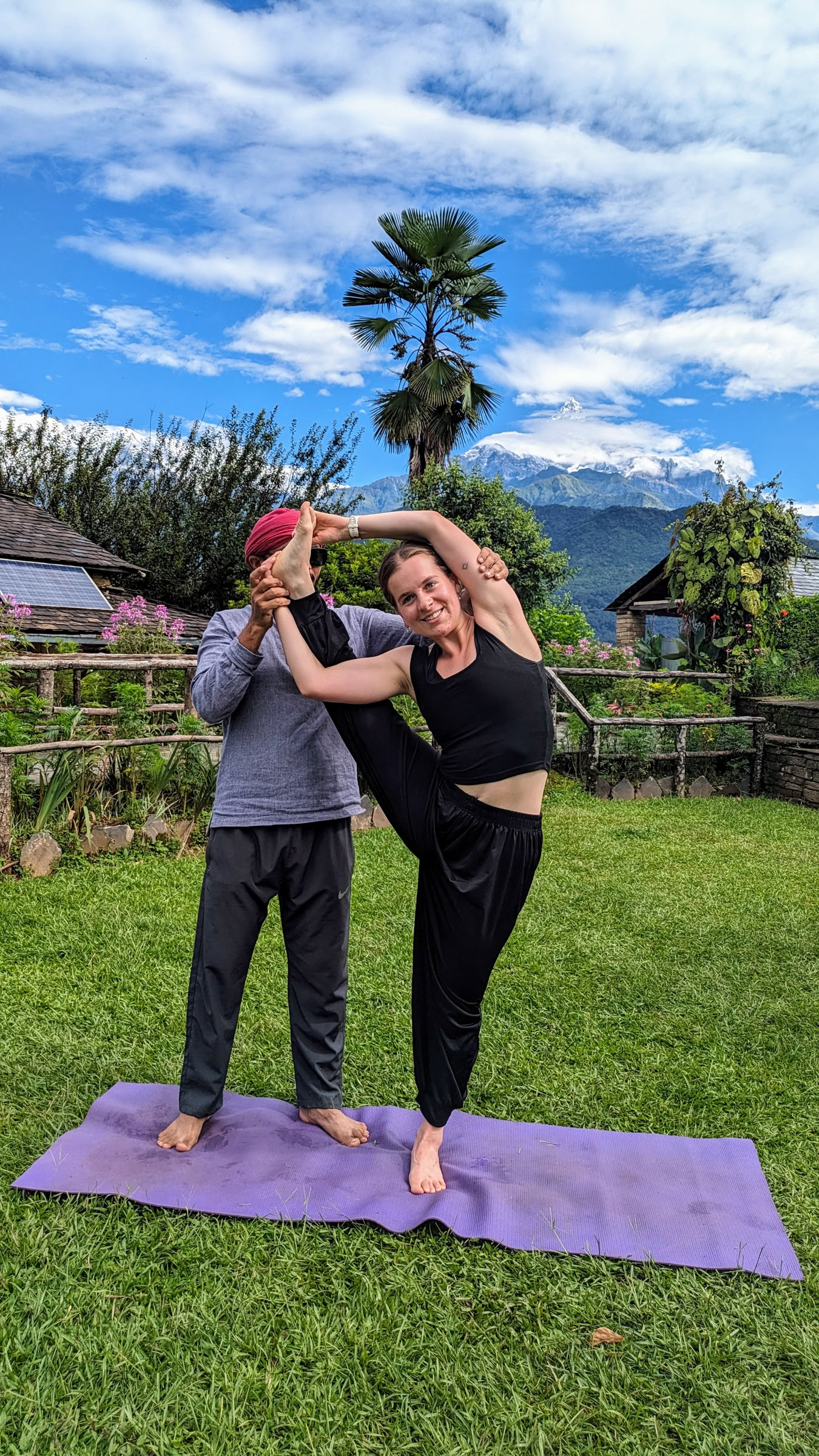 200 timers yogalæreruddannelse med Himalayaudsigt i Astam nær Pokhara