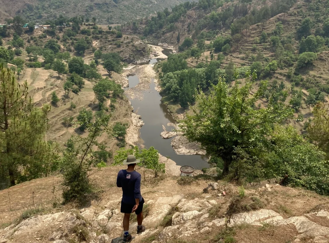 4-dages stilhedsretreat ved floden i Himalaya i Almora